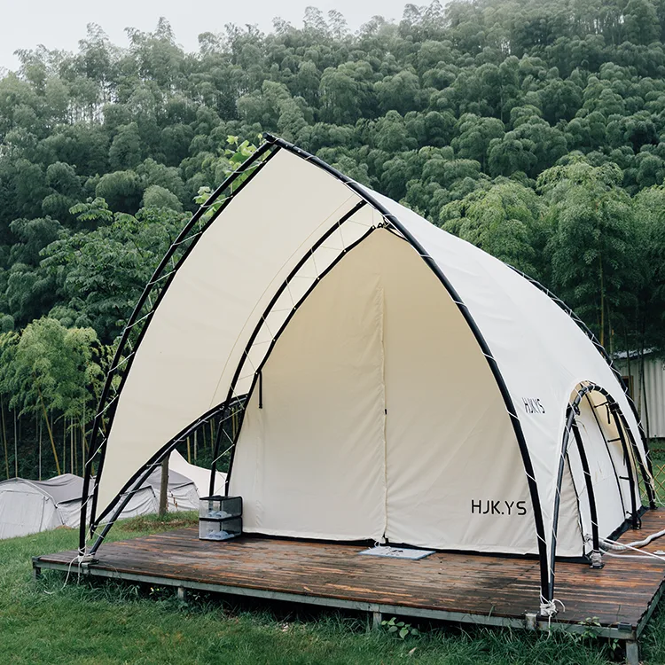 Tenda Berlayar Turis